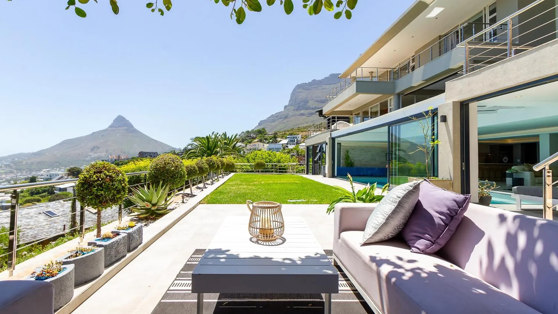 Horizon Sunset Camps Bay Apartment In Cape Town - 2 Bedroom 3 Bathroom No Powercuts