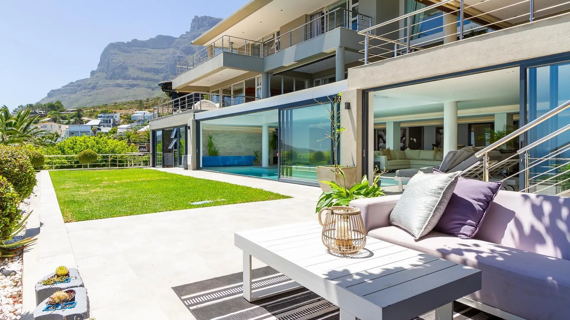 Horizon Sunset Camps Bay Apartment In Cape Town - 2 Bedroom 3 Bathroom No Powercuts